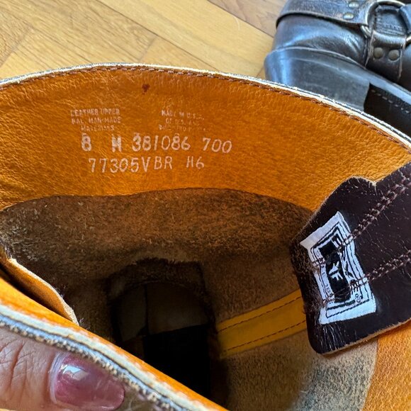 Frye Harness 12R boots Dark brown leather, size 8, Perfectly worn and distressed - Picture 5 of 5